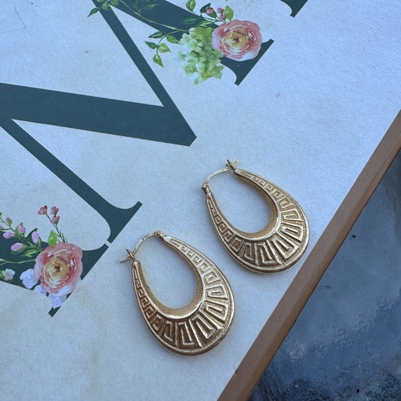 Beautiful 14kg hoop earrings - Picture 2 of 5